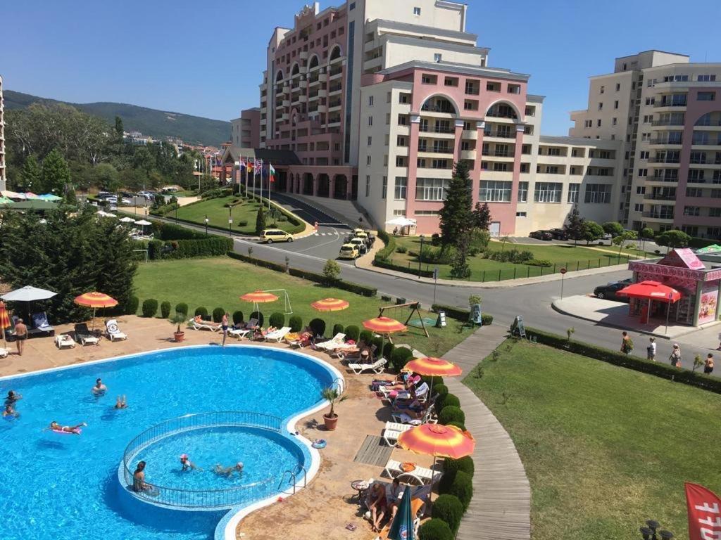 Apartment Sunny Beach Plaza 100 M Sea Exteriér fotografie