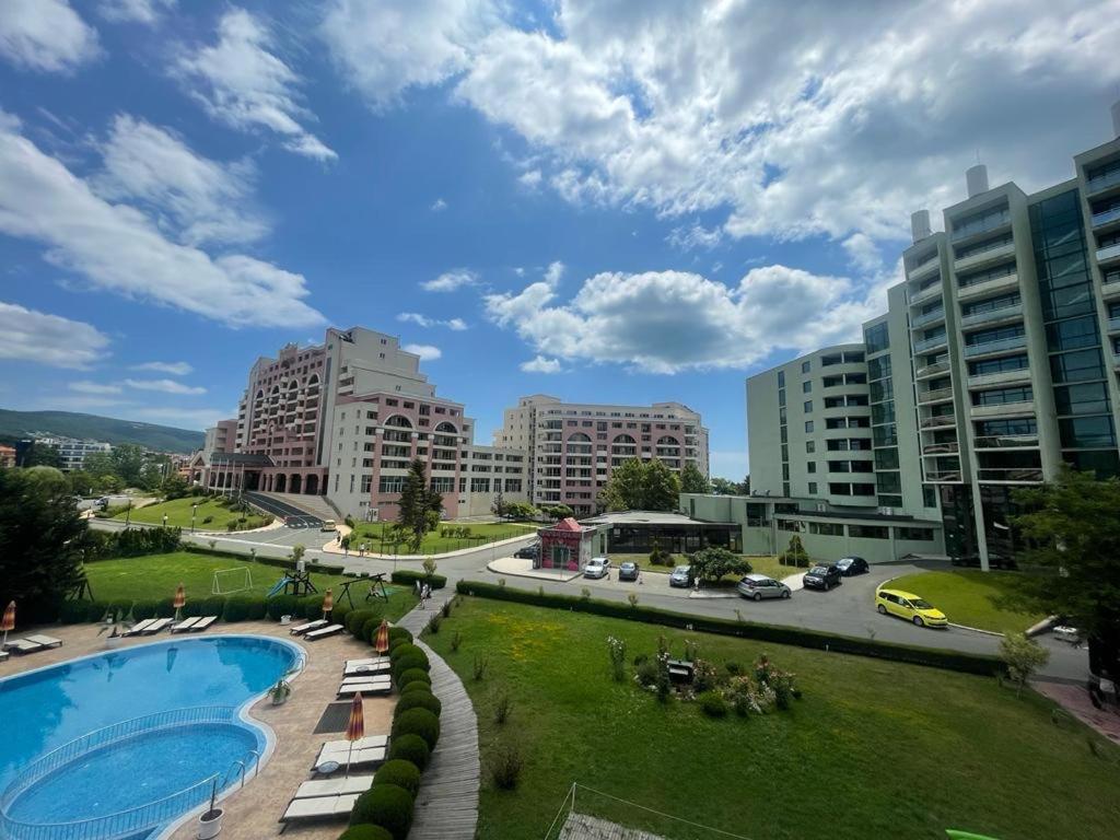 Apartment Sunny Beach Plaza 100 M Sea Exteriér fotografie